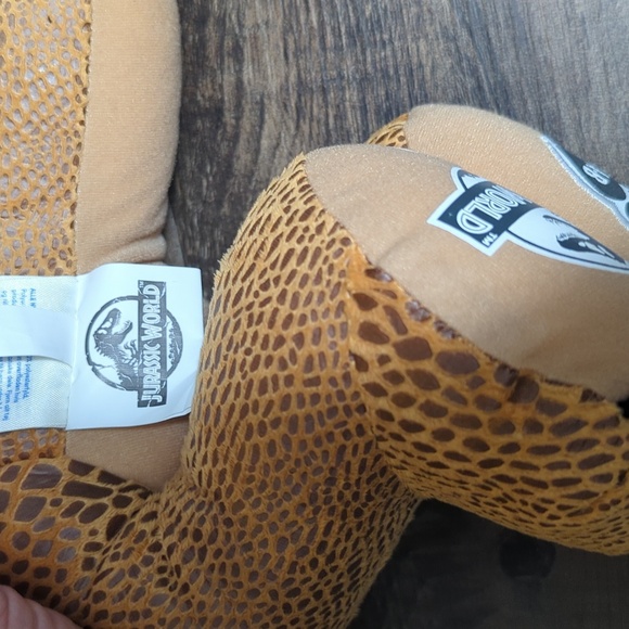 Build A Bear Jurassic World Plush Dinosaur l T-Rex - Picture 3 of 7